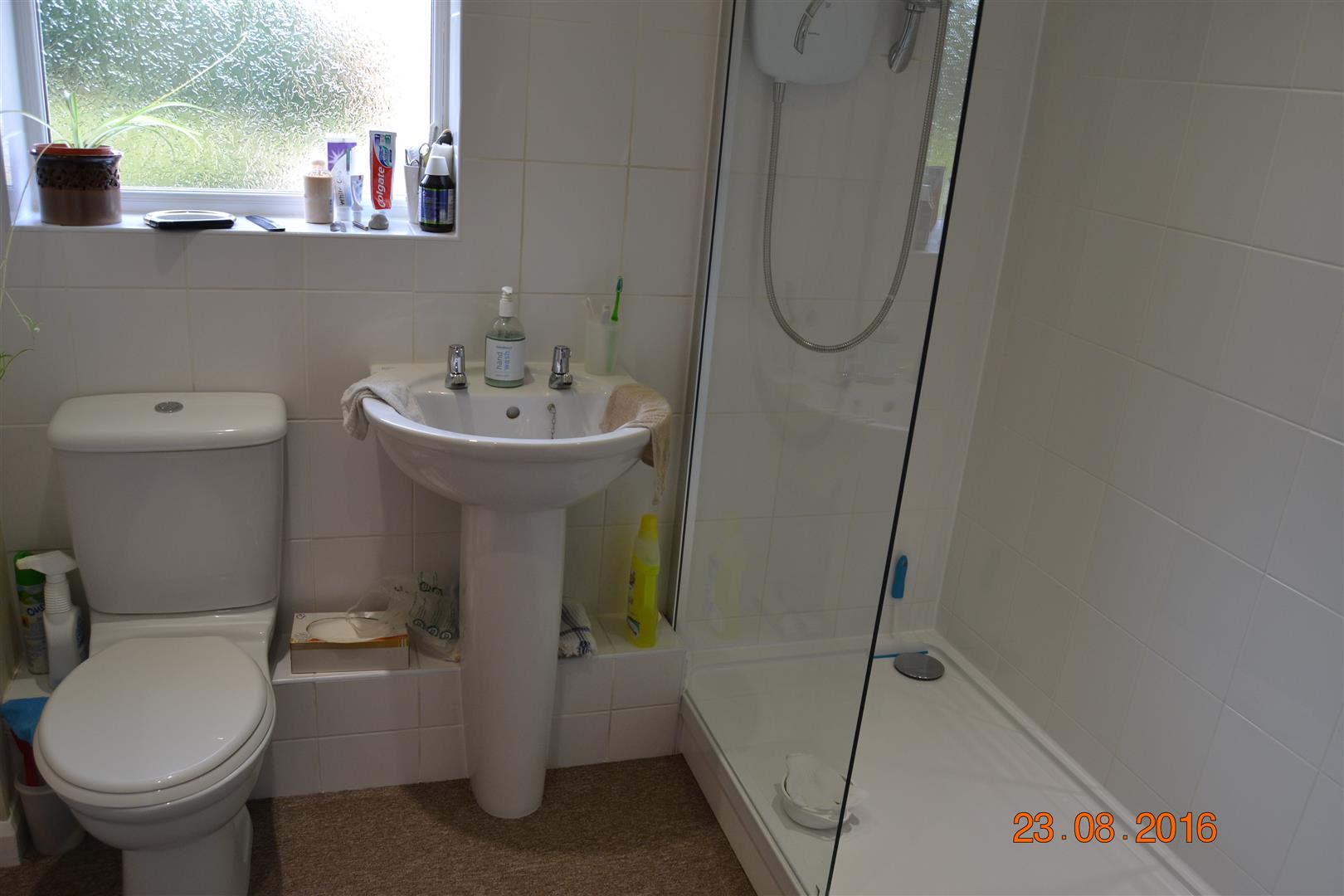 SHOWER ROOM